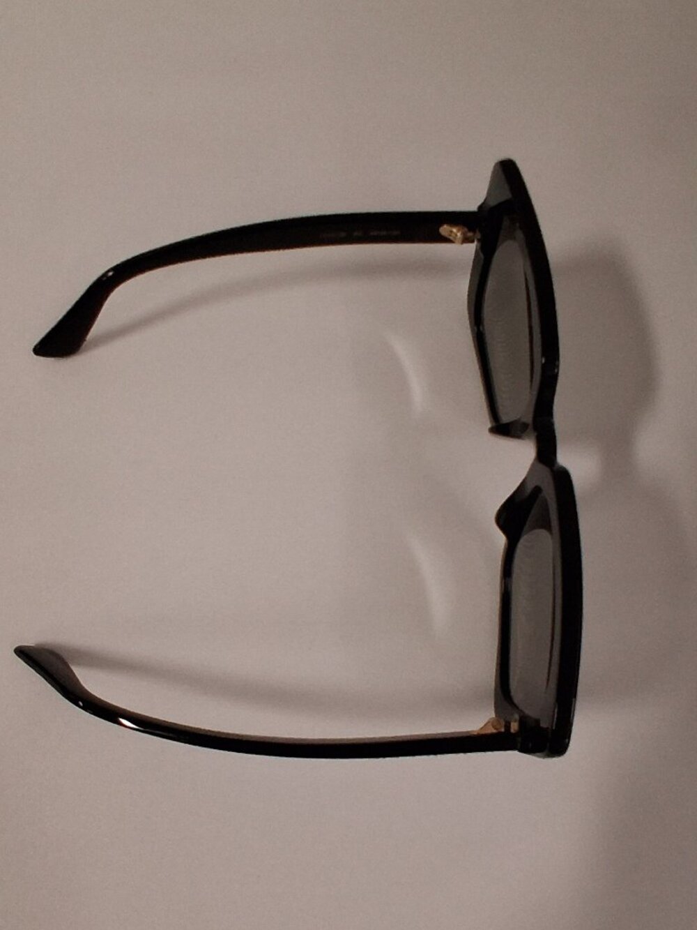 Gucci Women’s Sunglasses GG0418S-001-54 – New in Box - Picture 3 of 8